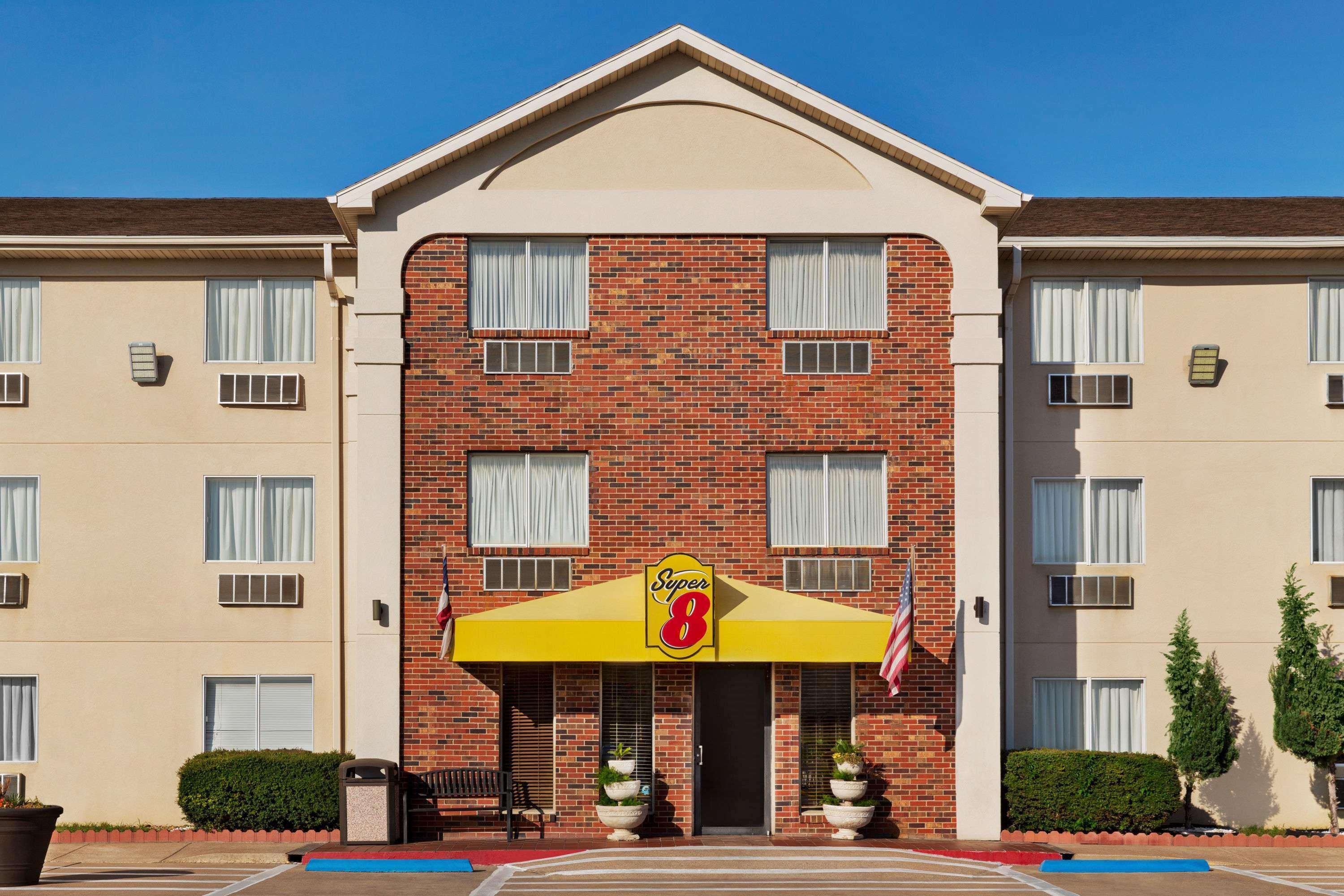 Super 8 By Wyndham Waco University Area Exterior photo
